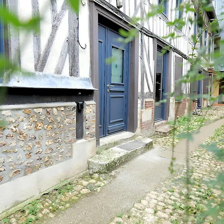 Nid Normand Building 1620 - 4 Bedrooms - Hyper Center *