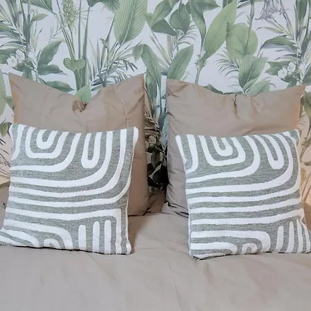 Nid Normand Building 1620 - 4 Bedrooms - Hyper Center