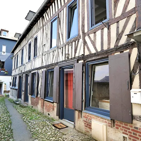 Nid Normand Building 1620 - 4 Bedrooms - Hyper Center